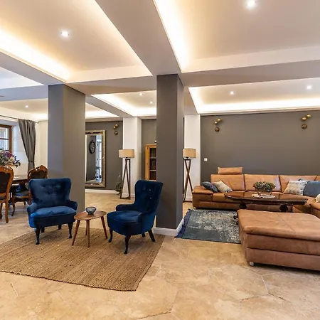 Eve's Castle Villa *