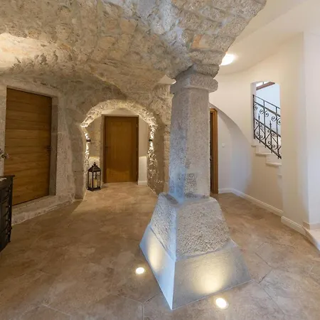 Eve's Castle *