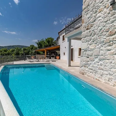 Villa Eve's Castle *