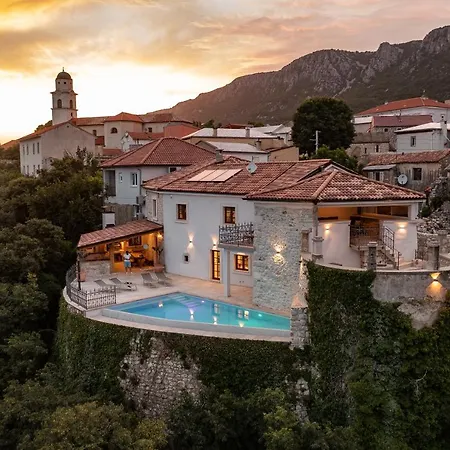 Eve's Castle Villa