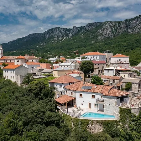 Villa Eve's Castle *